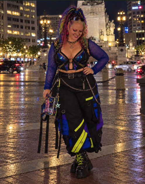 XG concert outfit ideas on a plus size woman at Monument Circle in Indianapolis.